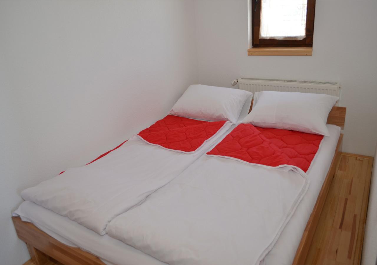 Konoba Ognjiste Bed & Breakfast Sokolac  ภายนอก รูปภาพ