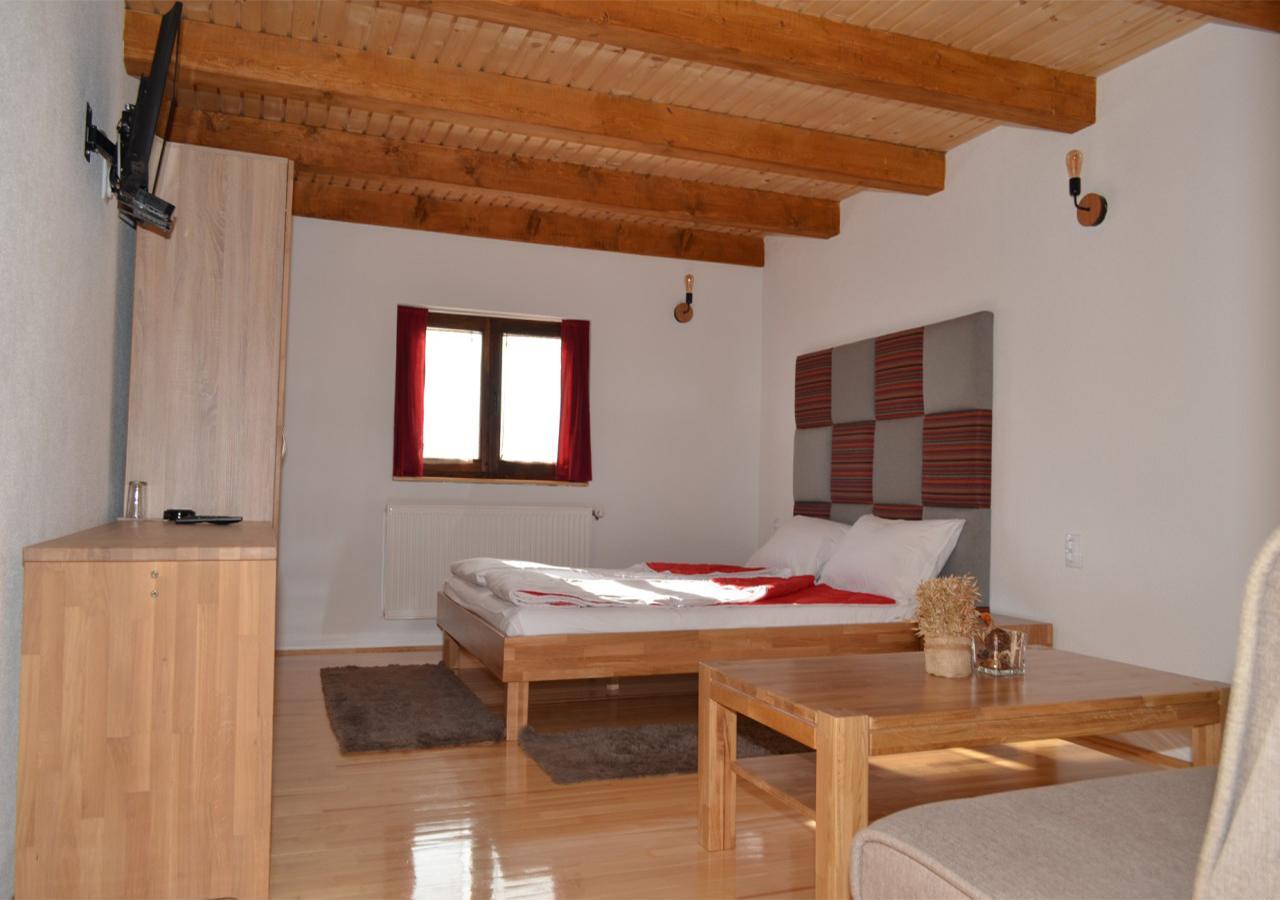 Konoba Ognjiste Bed & Breakfast Sokolac  ภายนอก รูปภาพ