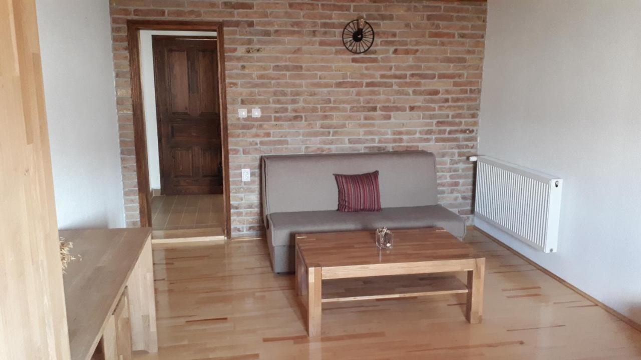 Konoba Ognjiste Bed & Breakfast Sokolac  ภายนอก รูปภาพ