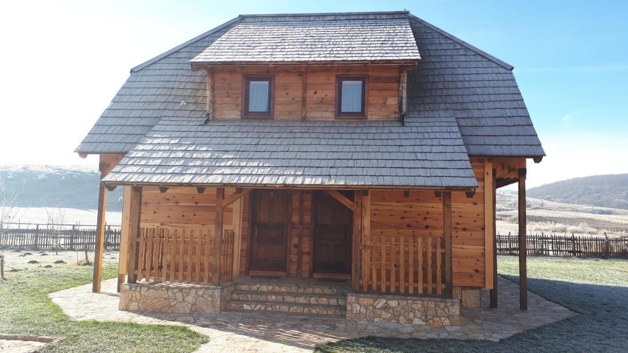 Konoba Ognjiste Bed & Breakfast Sokolac  ภายนอก รูปภาพ