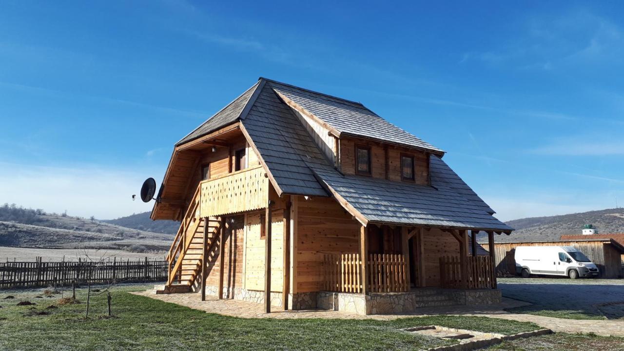 Konoba Ognjiste Bed & Breakfast Sokolac  ภายนอก รูปภาพ