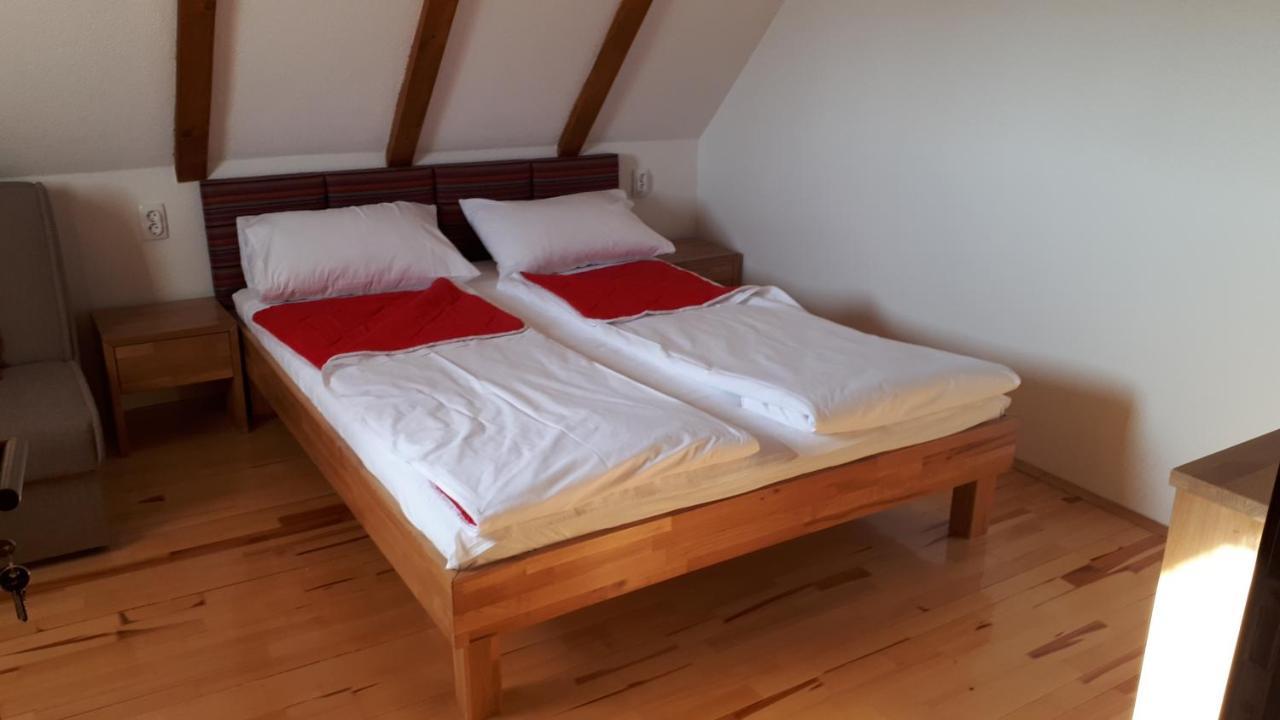 Konoba Ognjiste Bed & Breakfast Sokolac  ภายนอก รูปภาพ