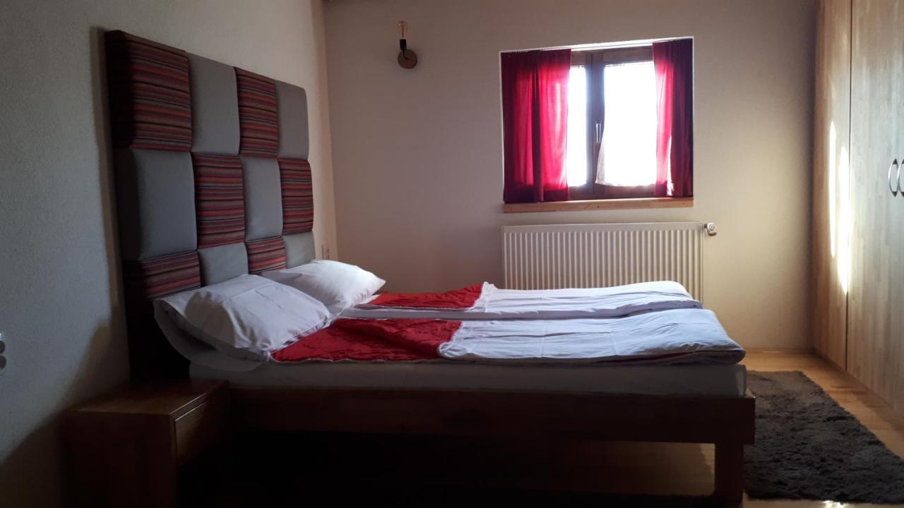 Konoba Ognjiste Bed & Breakfast Sokolac  ภายนอก รูปภาพ