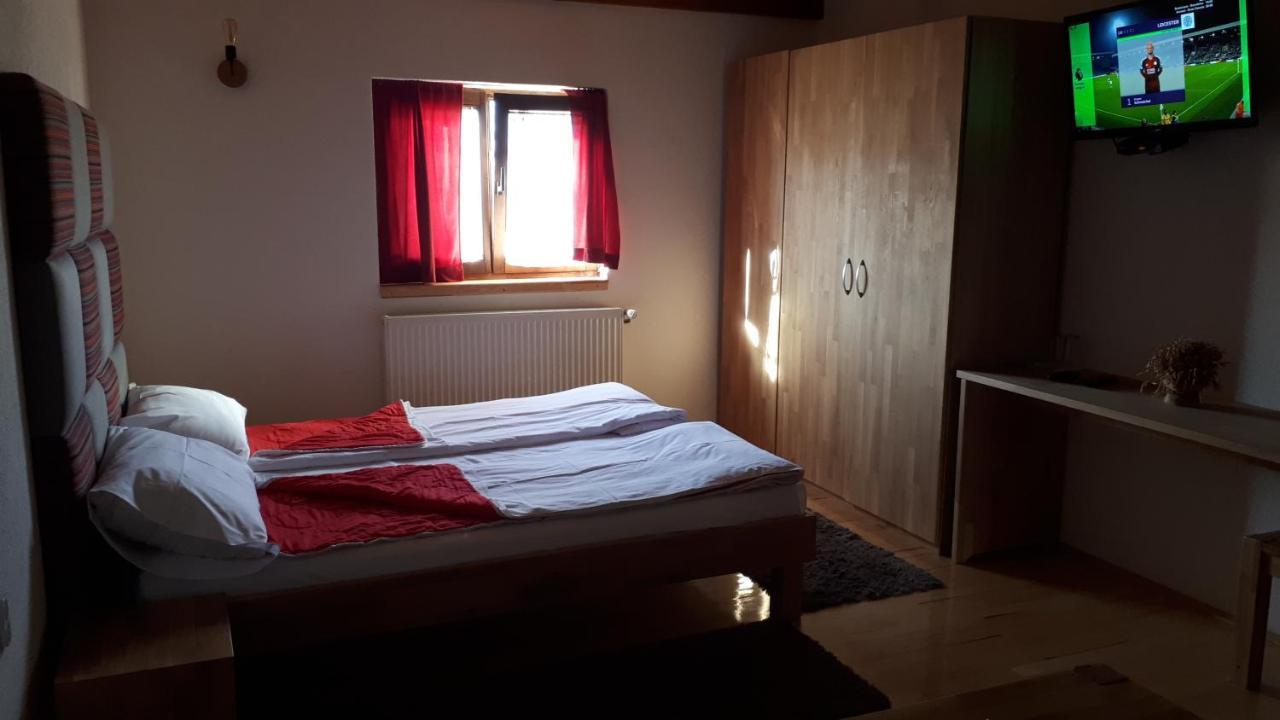 Konoba Ognjiste Bed & Breakfast Sokolac  ภายนอก รูปภาพ