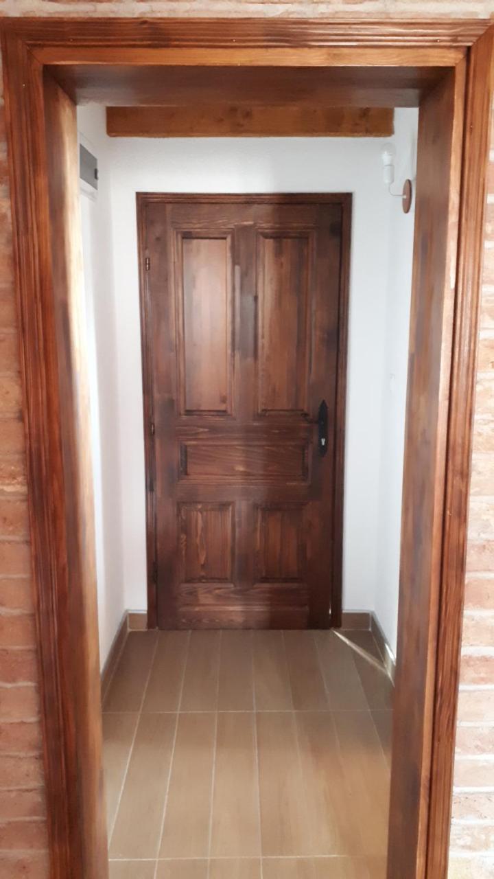 Konoba Ognjiste Bed & Breakfast Sokolac  ภายนอก รูปภาพ