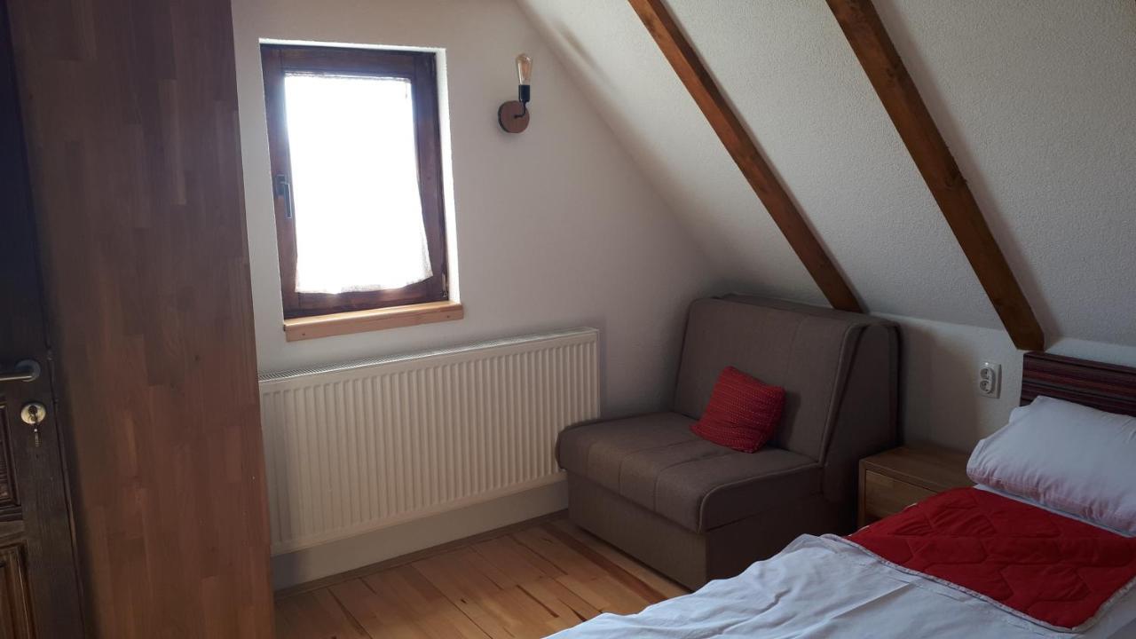 Konoba Ognjiste Bed & Breakfast Sokolac  ภายนอก รูปภาพ