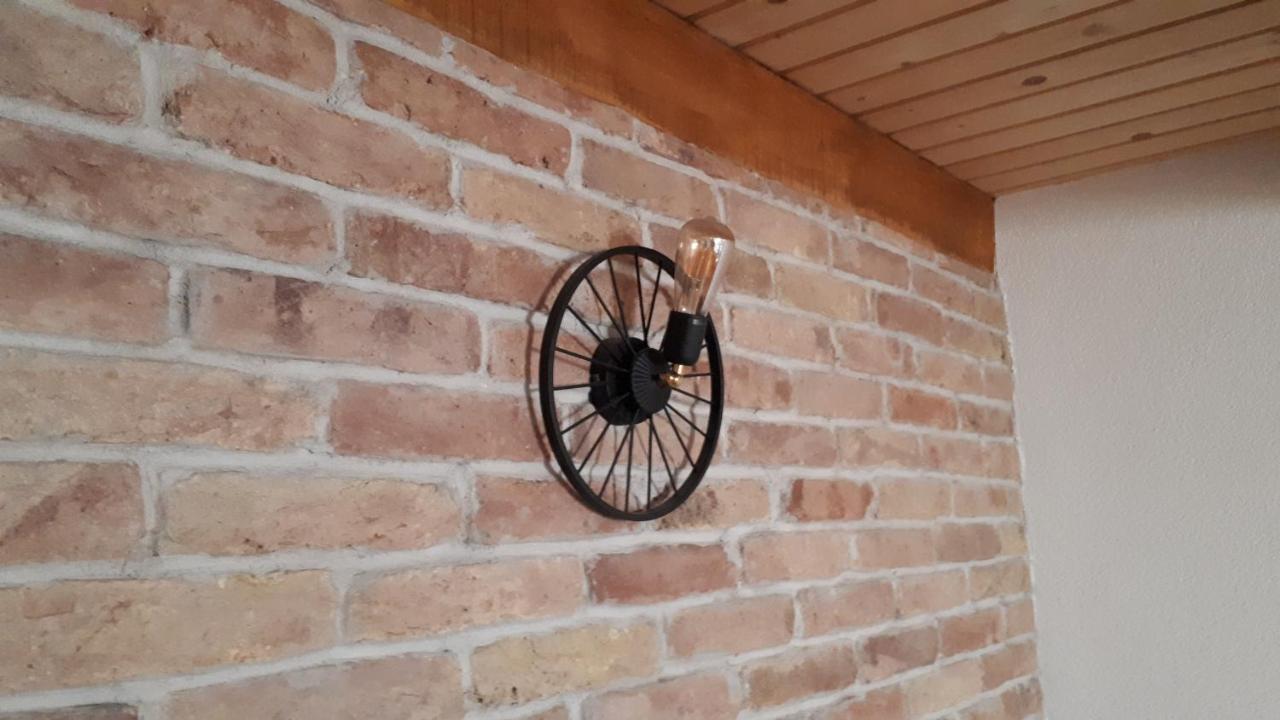 Konoba Ognjiste Bed & Breakfast Sokolac  ภายนอก รูปภาพ