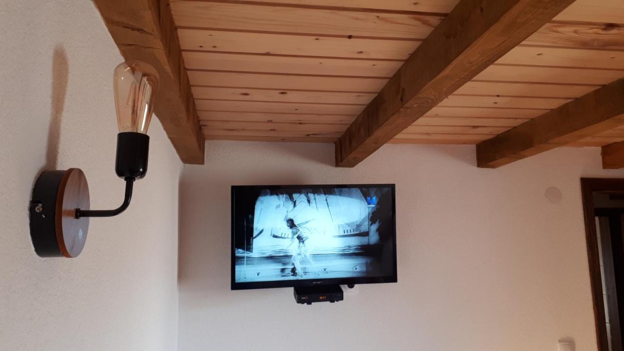 Konoba Ognjiste Bed & Breakfast Sokolac  ภายนอก รูปภาพ