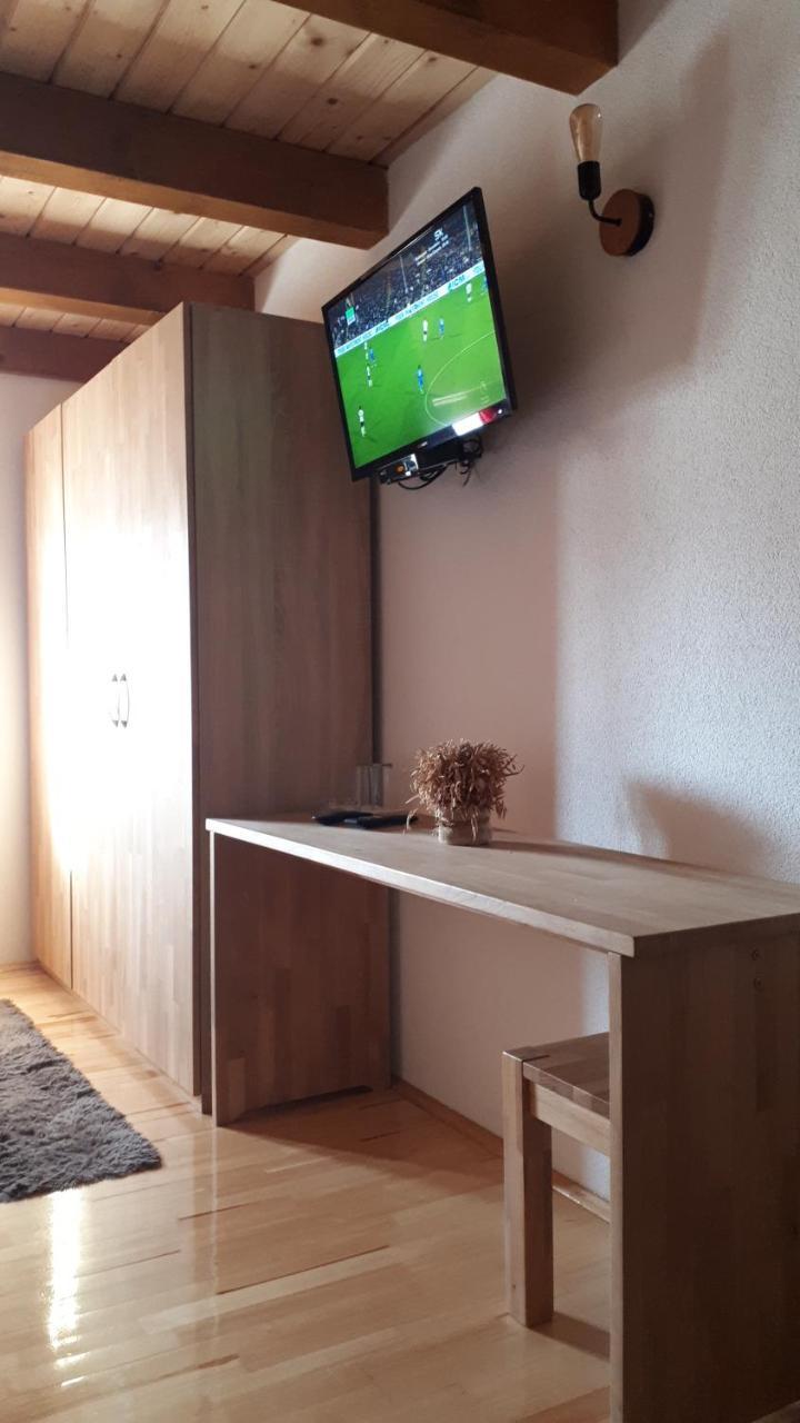 Konoba Ognjiste Bed & Breakfast Sokolac  ภายนอก รูปภาพ