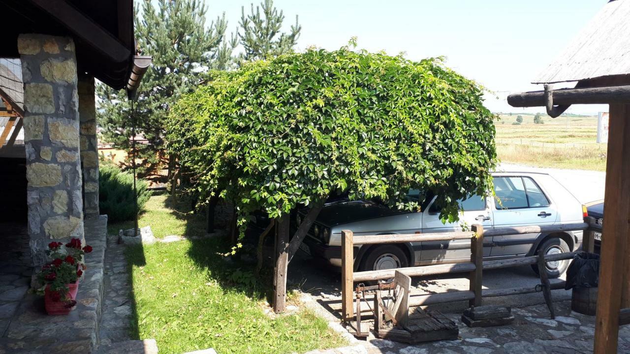 Konoba Ognjiste Bed & Breakfast Sokolac  ภายนอก รูปภาพ