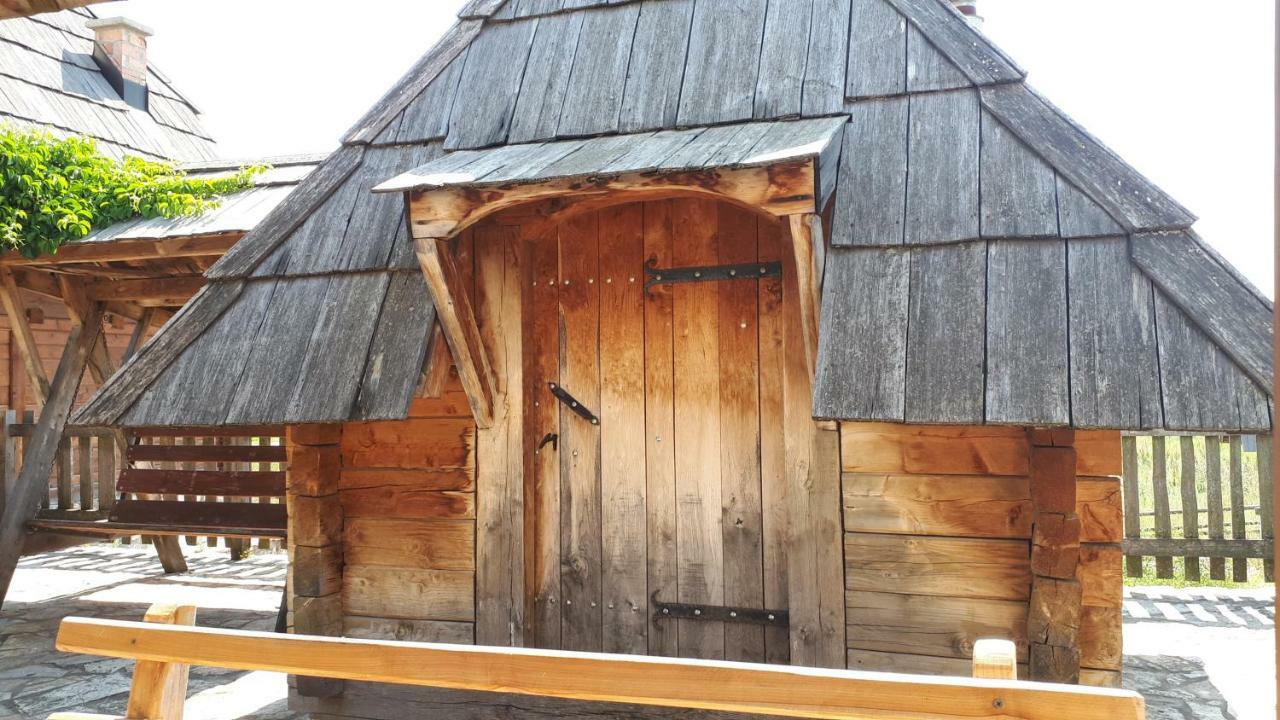 Konoba Ognjiste Bed & Breakfast Sokolac  ภายนอก รูปภาพ