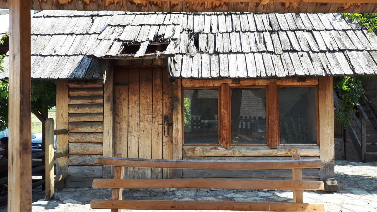 Konoba Ognjiste Bed & Breakfast Sokolac  ภายนอก รูปภาพ