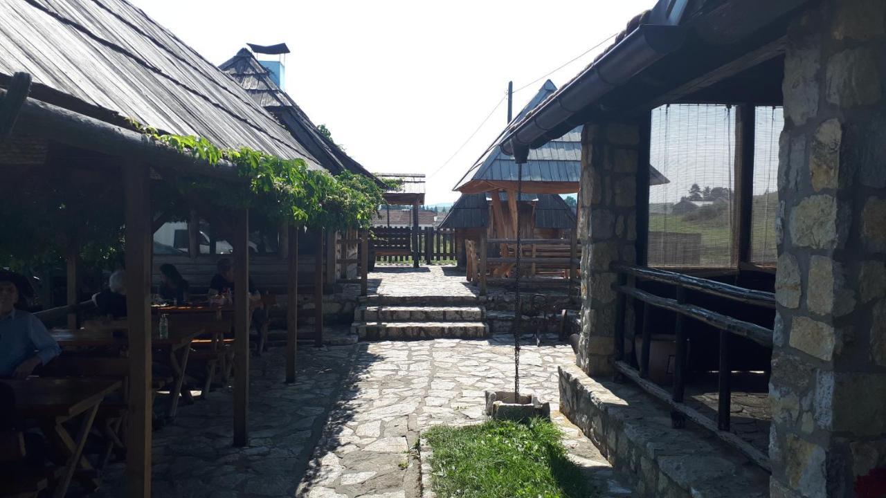 Konoba Ognjiste Bed & Breakfast Sokolac  ภายนอก รูปภาพ